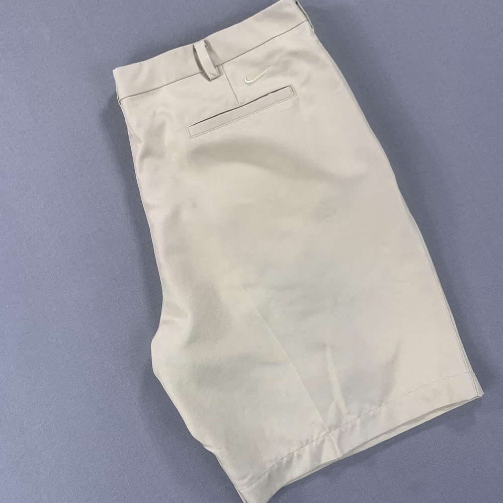 Nike Golf Tour Shorts Men 40 Khaki Pleated Performance Sticky Waist Stretch‎ EUC